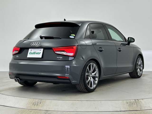 アウディ Ａ１ SB 1.4TFSI シリンダーオンデマンドスポーツ 奈良県 2016(平28)年 2.4万km ナノグレー/フロレットシルバーM 純正ナビ/（CD＆DVD＆BT）/オートライト/HIDライト/フォグランプ/ドライブアシスト/スマートキー/プッシュスタート/純正アルミホイール/アイドリングストップ/ABS/横滑り防止装置