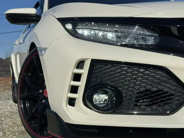 ホンダ シビック タイプR 兵庫県 2019(平31)年 6.5万km チャンピオンシップホワイト BLITZマフラー/SPOONプログレッシブスプリング/無限テールランプ/ディクセルブレーキパッド/後期用リアバンパーダクト/後期用ナビパネル/ダイヤトーンサウンドナビ/ダイヤトーンサウンドスピーカー＆ツィーター/フルセグTV/Bカメラ/ETC