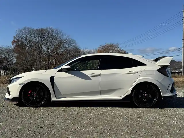 ホンダ シビック タイプR 兵庫県 2019(平31)年 6.5万km チャンピオンシップホワイト BLITZマフラー/SPOONプログレッシブスプリング/無限テールランプ/ディクセルブレーキパッド/後期用リアバンパーダクト/後期用ナビパネル/ダイヤトーンサウンドナビ/ダイヤトーンサウンドスピーカー＆ツィーター/フルセグTV/Bカメラ/ETC