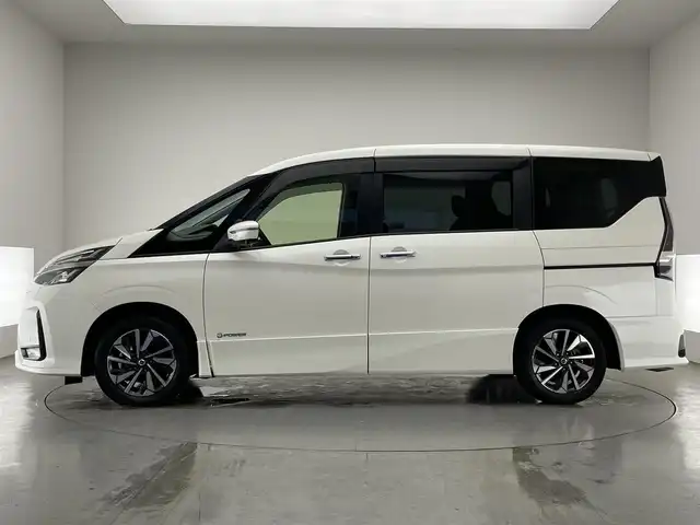 日産 セレナ e－パワー ハイウェイスター V 愛知県 2020(令2)年 7.4万km ブリリアントホワイトパール 純正１０型ナビ　フルセグＴＶ　全方位カメラ　プロパイロット　セーフティパックＢ　パーキングアシスト　エマージェンシーブレーキ　衝突軽減　追従クルコン　ハンドル支援　両側パワスラ　純正ドラレコ　ステアリングヒーター　電動パーキングブレーキ　禁煙車