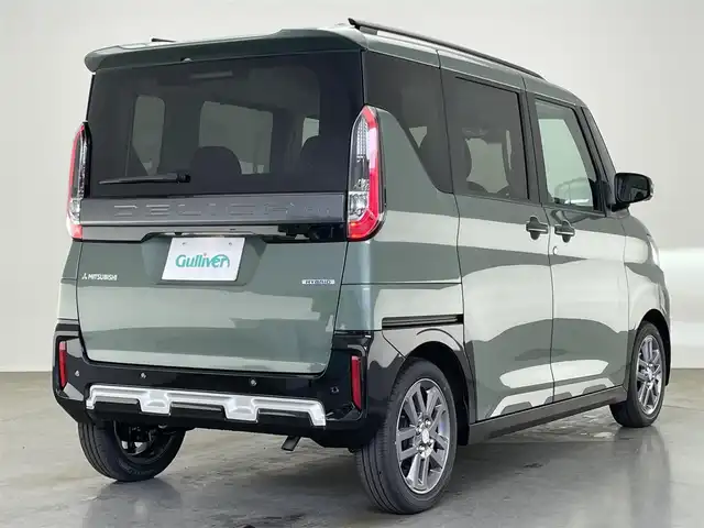 三菱 デリカミニ T プレミアム 愛知県 2025(令7)年 0.1万km未満 Ｄグリーン 届出済未使用車　純正９型ディスプレイ　カープレイ対応　デジタルインナーミラー　マイパイロット　全方位カメラ　パドルシフト　ハーフレザー　シートヒーター　サイドデカール　衝突軽減装置　追従クルコン　車線逸脱　誤発進抑制　ＬＥＤオートライト　フォグランプ　禁煙車/T　PREMIUM　9型ディスプレイオーディオ/（121/330）/サイドデカール/（33/440）