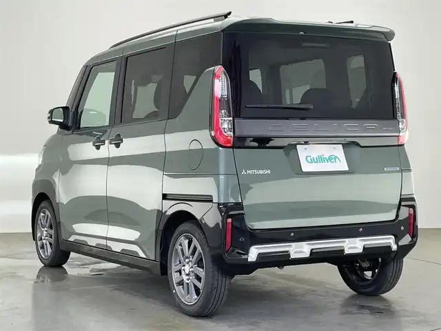 三菱 デリカミニ T プレミアム 愛知県 2025(令7)年 0.1万km未満 Ｄグリーン 届出済未使用車　純正９型ディスプレイ　カープレイ対応　デジタルインナーミラー　マイパイロット　全方位カメラ　パドルシフト　ハーフレザー　シートヒーター　サイドデカール　衝突軽減装置　追従クルコン　車線逸脱　誤発進抑制　ＬＥＤオートライト　フォグランプ　禁煙車/T　PREMIUM　9型ディスプレイオーディオ/（121/330）/サイドデカール/（33/440）