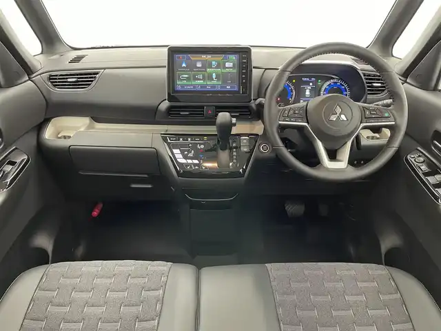 三菱 デリカミニ T プレミアム 愛知県 2025(令7)年 0.1万km未満 Ｄグリーン 届出済未使用車　純正９型ディスプレイ　カープレイ対応　デジタルインナーミラー　マイパイロット　全方位カメラ　パドルシフト　ハーフレザー　シートヒーター　サイドデカール　衝突軽減装置　追従クルコン　車線逸脱　誤発進抑制　ＬＥＤオートライト　フォグランプ　禁煙車/T　PREMIUM　9型ディスプレイオーディオ/（121/330）/サイドデカール/（33/440）