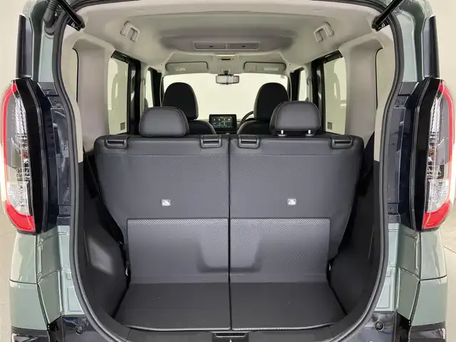 三菱 デリカミニ T プレミアム 愛知県 2025(令7)年 0.1万km未満 Ｄグリーン 届出済未使用車　純正９型ディスプレイ　カープレイ対応　デジタルインナーミラー　マイパイロット　全方位カメラ　パドルシフト　ハーフレザー　シートヒーター　サイドデカール　衝突軽減装置　追従クルコン　車線逸脱　誤発進抑制　ＬＥＤオートライト　フォグランプ　禁煙車/T　PREMIUM　9型ディスプレイオーディオ/（121/330）/サイドデカール/（33/440）