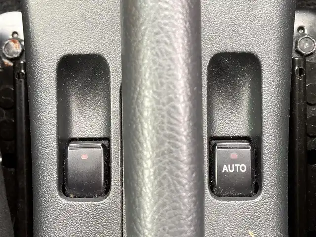 ダイハツ コペン セロS 静岡県 2019(令1)年 3.8万km ブリティッシュグリーンマイカ エンジンスタートボタン/取扱説明書/パワーステアリング/パワーウィンドウ/アイドリングストップ/MTモード付きAT/オートエアコン/USB入力端子/ETC/ナビ(CD.DVD.BT.フルセグ)/ドライブレコーダー/純正フロアマット/純正アルミホイール/ABS/横滑り防止装置/LEDライト/Wエアバック