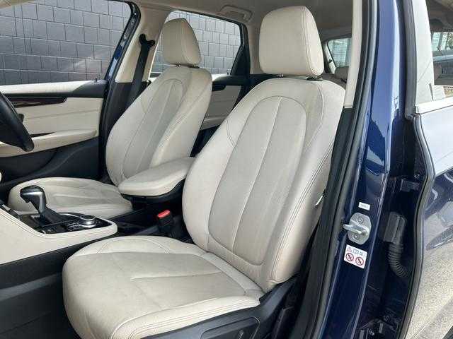 ＢＭＷ ２１８ｄ アクティブツアラー ラグジュアリー 埼玉県 2020(令2)年 5.2万km メディテラニアンブルー ベージュ革シート　/純正ナビ　/ＨＵＤ　/Ｂｌｕｅｔｏｏｔｈ接続　/バックカメラ　/パワーシート　/シートヒーター　/ドラレコ　/ＥＴＣ　/電動リアゲート　/ＬＥＤヘッドライト　/インテリジェントセーフティ