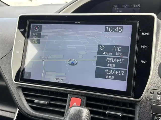 トヨタ ヴォクシー ZS 煌 大分県 2018(平30)年 7万km ブラック ・純正ナビ(CD.DVD.SD.BT)/・バックカメラ/・フルセグテレビ/・フリップダウンモニター/・プリクラッシュセーフティ/・両側パワースライドドア/・オートハイビーム/・ETC/・ドライブレコーダー/・ステアリングリモコン/・クルーズコントロール/・スマートキー
