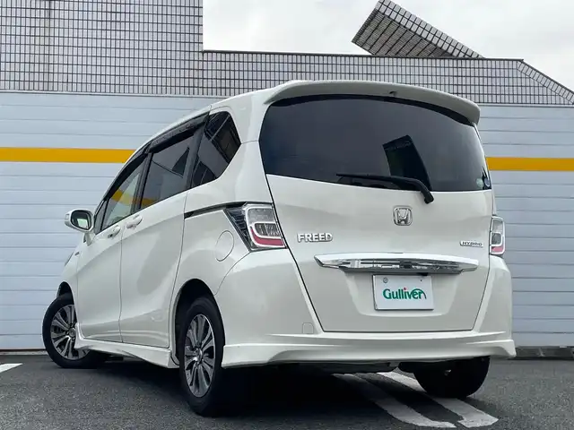 ホンダ フリード ハイブリット ジャストセレクション 埼玉県 2012(平24)年 13.6万km プレミアムホワイトパール /ワンオーナー//純正メモリナビ//ワンセグTV//バックカメラ//CD/DVD//両側パワースライドドア//クルーズコントロール//ETC//スマートキー//キセノン//ハーフレザーシート//革巻きステアリング//Wエアバッグ//ABS//横滑り防止装置//オートライト//Fフォグランプ//プライバシーガラス//ドアバイザー//純正15インチAW//新車時保証書//取扱説明書//ナビ取説