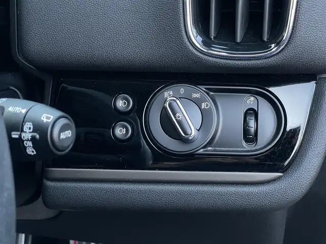 ＭＩＮＩ ミニ クロスオーバー クーパー D オール4 山梨県 2018(平30)年 4.3万km メルティングシルバーM 純正HDDナビ/Bluetooth/バックカメラ/社外TVチューナー/PDC/インテリジェントセーフティ/ACC/電動テールゲート/シートヒーター/ETC/規格外純正17インチAW