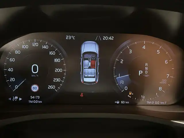ボルボ ＸＣ４０ T5 AWD インスクリプション 道央・札幌 2019(令1)年 5.5万km クリスタルホワイトP 電動パノラマガラスサンルーフ/harman/kardonサラウンド/インテリセーフ/　・CitySafety/　・ACC/　・BLIS/　・LKA/　・CTA/　・LCMA/　・パーキングアシストパイロット/純正HDDナビ/フルセグTV/USB/Bluetooth/360°カメラ/LEDヘッドライト/本革シート/シートヒーター/パワーテールゲート