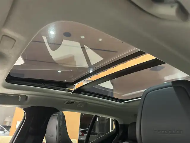 ボルボ ＸＣ４０ T5 AWD インスクリプション 道央・札幌 2019(令1)年 5.5万km クリスタルホワイトP 電動パノラマガラスサンルーフ/harman/kardonサラウンド/インテリセーフ/　・CitySafety/　・ACC/　・BLIS/　・LKA/　・CTA/　・LCMA/　・パーキングアシストパイロット/純正HDDナビ/フルセグTV/USB/Bluetooth/360°カメラ/LEDヘッドライト/本革シート/シートヒーター/パワーテールゲート