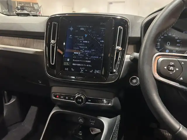 ボルボ ＸＣ４０ T5 AWD インスクリプション 道央・札幌 2019(令1)年 5.5万km クリスタルホワイトP 電動パノラマガラスサンルーフ/harman/kardonサラウンド/インテリセーフ/　・CitySafety/　・ACC/　・BLIS/　・LKA/　・CTA/　・LCMA/　・パーキングアシストパイロット/純正HDDナビ/フルセグTV/USB/Bluetooth/360°カメラ/LEDヘッドライト/本革シート/シートヒーター/パワーテールゲート