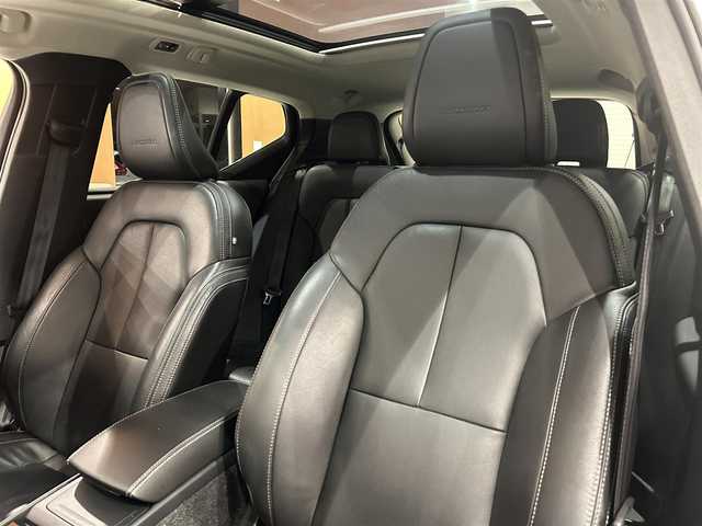 ボルボ ＸＣ４０ T5 AWD インスクリプション 道央・札幌 2019(令1)年 5.5万km クリスタルホワイトP 電動パノラマガラスサンルーフ/harman/kardonサラウンド/インテリセーフ/　・CitySafety/　・ACC/　・BLIS/　・LKA/　・CTA/　・LCMA/　・パーキングアシストパイロット/純正HDDナビ/フルセグTV/USB/Bluetooth/360°カメラ/LEDヘッドライト/本革シート/シートヒーター/パワーテールゲート