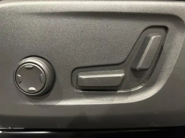 ボルボ ＸＣ４０ T5 AWD インスクリプション 道央・札幌 2019(令1)年 5.5万km クリスタルホワイトP 電動パノラマガラスサンルーフ/harman/kardonサラウンド/インテリセーフ/　・CitySafety/　・ACC/　・BLIS/　・LKA/　・CTA/　・LCMA/　・パーキングアシストパイロット/純正HDDナビ/フルセグTV/USB/Bluetooth/360°カメラ/LEDヘッドライト/本革シート/シートヒーター/パワーテールゲート