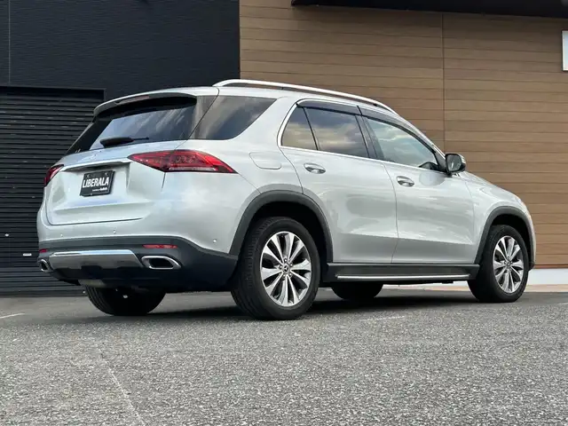 メルセデス・ベンツ ＧＬＥ３００ｄ 4MATIC 宮崎県 2020(令2)年 4万km イリジウムシルバー 純正ナビ/・Bluetooth/・USB/・CarPlay/パノラミックスライディングルーフ/レーダーセーフティパッケージ/アダプティブクルーズコントロール/前後ドライブレコーダー/360°カメラ/電動リアゲート/アンビエントライト/ロケイターライティング/ブラックレザーシート/・全席パワーシート/ETC2.0/保証書/取扱説明書