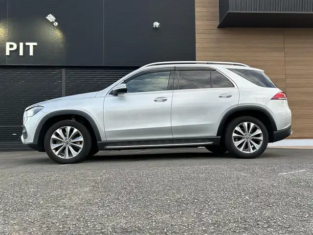 メルセデス・ベンツ ＧＬＥ３００ｄ 4MATIC 宮崎県 2020(令2)年 4万km イリジウムシルバー 純正ナビ/・Bluetooth/・USB/・CarPlay/パノラミックスライディングルーフ/レーダーセーフティパッケージ/アダプティブクルーズコントロール/前後ドライブレコーダー/360°カメラ/電動リアゲート/アンビエントライト/ロケイターライティング/ブラックレザーシート/・全席パワーシート/ETC2.0/保証書/取扱説明書