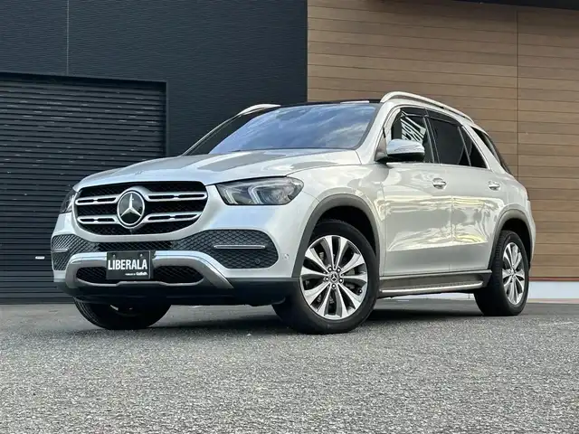 メルセデス・ベンツ ＧＬＥ３００ｄ 4MATIC 宮崎県 2020(令2)年 4万km イリジウムシルバー 純正ナビ/・Bluetooth/・USB/・CarPlay/パノラミックスライディングルーフ/レーダーセーフティパッケージ/アダプティブクルーズコントロール/前後ドライブレコーダー/360°カメラ/電動リアゲート/アンビエントライト/ロケイターライティング/ブラックレザーシート/・全席パワーシート/ETC2.0/保証書/取扱説明書