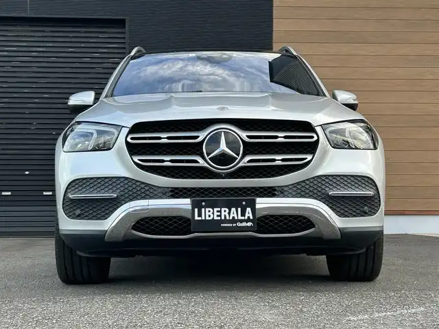 メルセデス・ベンツ ＧＬＥ３００ｄ 4MATIC 宮崎県 2020(令2)年 4万km イリジウムシルバー 純正ナビ/・Bluetooth/・USB/・CarPlay/パノラミックスライディングルーフ/レーダーセーフティパッケージ/アダプティブクルーズコントロール/前後ドライブレコーダー/360°カメラ/電動リアゲート/アンビエントライト/ロケイターライティング/ブラックレザーシート/・全席パワーシート/ETC2.0/保証書/取扱説明書