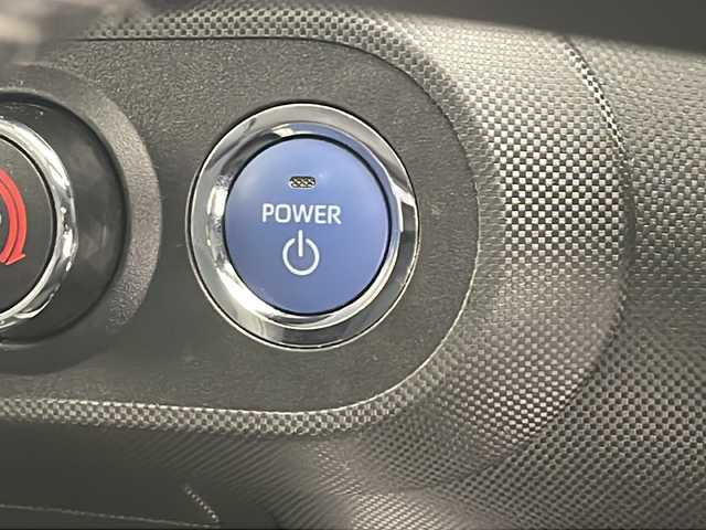 ダイハツ ロッキー プレミアム G HEV 沖縄県 2022(令4)年 6万km シャイニングホワイトパール 純正9インチナビ【NMZL-Y72D】/（フルセグTV/bluetooth/CD/DVD/USB）/バックカメラ/ETC/ドライブレコーダー/クリアランスソナー/ハーフレザーシート/シートヒーター/クルーズコントロール/ステアリングスイッチ/スマートキー/スペアキー/プッシュスタート/LEDヘッドライト/BSM/純正フロアマット/純正17インチアルミホイール/ドアバイザー