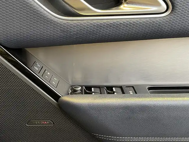 ランドローバー レンジローバーヴェラール Rダイナミック S 180PS 愛知県 2019(令1)年 5.9万km 白 黒青革コンビレザー /ドライパーアシスタンス /ACC /レーンキープ /ブラインドスポット/360度カメラ/純正ナビ /フルセグTV /MERIDIANサウンド /シートヒーター /LEDヘッドライト /純正20インチブラックアルミ /ETC/パワーテールゲート/スマートキー