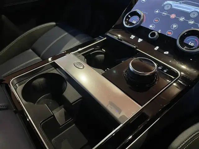 ランドローバー レンジローバーヴェラール Rダイナミック S 180PS 愛知県 2019(令1)年 5.9万km 白 黒青革コンビレザー /ドライパーアシスタンス /ACC /レーンキープ /ブラインドスポット/360度カメラ/純正ナビ /フルセグTV /MERIDIANサウンド /シートヒーター /LEDヘッドライト /純正20インチブラックアルミ /ETC/パワーテールゲート/スマートキー