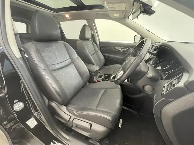 日産 エクストレイル 20X 大分県 2017(平29)年 7.3万km ダイヤモンドブラック 禁煙車/純正９インチナビ/（AM/FM/CD/DVD/フルセグTV/Bluetooth）/バックカメラ/サンルーフ/コーナーセンサー/パワーバックドア/アイドリングストップ/プッシュスタート/スマートキー/ハーフレザーシート/横滑り防止装置/フォグランプ