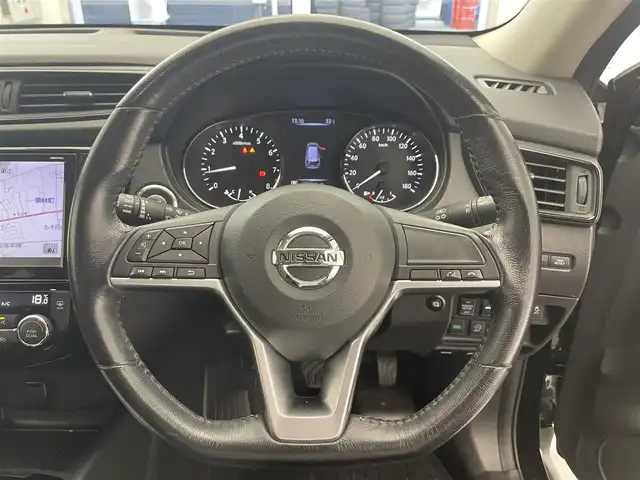 日産 エクストレイル 20X 大分県 2017(平29)年 7.3万km ダイヤモンドブラック 禁煙車/純正９インチナビ/（AM/FM/CD/DVD/フルセグTV/Bluetooth）/バックカメラ/サンルーフ/コーナーセンサー/パワーバックドア/アイドリングストップ/プッシュスタート/スマートキー/ハーフレザーシート/横滑り防止装置/フォグランプ