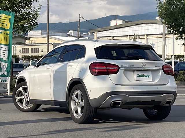 メルセデス・ベンツ ＧＬＡ２２０ 4マチック 長野県 2018(平30)年 6.8万km パール ４WD/純正メモリナビ/　(FM/AM/フルセグTV/CD/DVD/Bluetooth）/バックカメラ/Harman Kardonオーディオ/MTモード付AT/前後ドライブレコーダー/パドルシフト/ステアリングスイッチ/パワーシート/シートヒーター/サンルーフ/電動リアゲート/クルーズコントロール/クリアランスソナー/ダウンヒルアシスト/衝突被害軽減ブレーキ/純正アルミホイール/純正フロアマット/ビルトインETC/スマートキー/スペアキー/アイドリングストップ/プッシュスタート/パワーステアリング/パワーウインドウ
