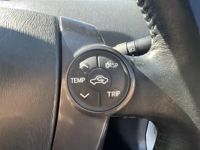 トヨタ プリウス α S チューンブラック 熊本県 2014(平26)年 7.6万km ホワイトパールクリスタルシャイン (株)IDOMが運営する【じしゃロン熊本店】の自社ローン専用車両になります。こちらは現金またはオートローンご利用時の価格です。自社ローンご希望の方は別途その旨お申付け下さい　/純正ナビ（NSZT-W62G）/バックカメラ/フルセグテレビ/DVD/CD/Bluetooth接続/ETC/LEDヘッドライト/オートライト/スマートキー/W＋サイドエアバッグ/カーテンエアバッグ