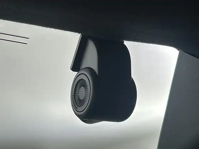 ダイハツ タフト G 愛知県 2021(令3)年 2.2万km フォレストカーキメタリック ワンオーナー/禁煙車/純正9インチナビ/（CD/DVD/Bluetooth/フルセグTV）/ガラスルーフ/スマートアシストIII/・衝突軽減ブレーキ/・レーンキープアシスト/・クリアランスソナー/・オートマチックハイビーム/ETC/ドライブレコーダー/シートヒーター/純正15インチアルミホイール/LEDヘッドライト/フロントフォグライト/スマートキー/スペアキー有/純正フロアマット/電子サイドブレーキ/オートホールド