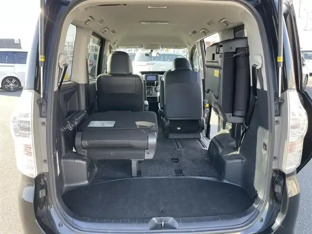 トヨタ ヴォクシー ZS 煌Z 大阪府 2013(平25)年 13.3万km ブラック (株)IDOMが運営する【じしゃロン堺店】の自社ローン専用車両になります。/こちらは現金またはオートローンご利用時の価格です。自社ローンご希望の方は別途その旨お申付け下さい