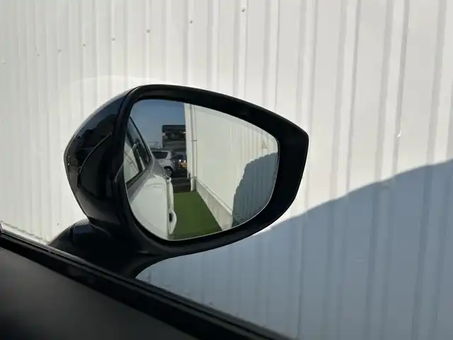 マツダ ＣＸ－６０ XD HV エクスクルーシブスポーツ 香川県 2022(令4)年 4.4万km 白 登録時走行距離：43261Kｍ/プッシュスタート/純正ディスプレイオーディオ/前席シートヒーター/前席シートクーラー/前席パワーシート/アラウンドビューモニター/ダウンヒルアシストコントロール/レーンキープアシスト/純正フロアマット/衝突軽減システム/電動格納ウィンカーミラー