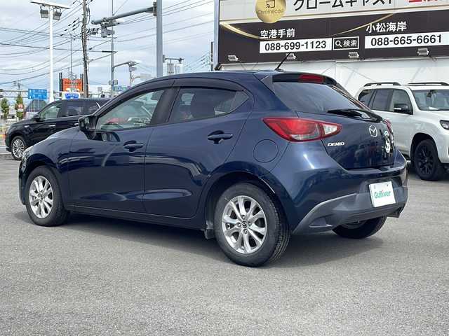 マツダ デミオ 13S 徳島県 2015(平27)年 5.2万km ディープクリスタルブルーマイカ 純正ナビ/BluetoothフルセグTVCDDVD/クルコン/MT付きAT/衝突被害軽減システム/LEDヘッドライト/オートライト/オートエアコン/ETC/純正15AW/純正フロアマット/プッシュスタート/スマートキー/スペアキー
