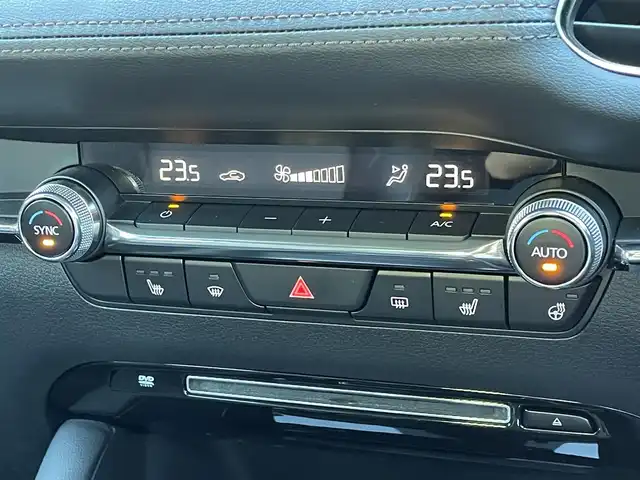 マツダ マツダ３セダン XD Lパッケージ 島根県 2021(令3)年 2.7万km マシーングレープレミアムM 登録時走行距離 26852km/BOSEサウンド/純正ナビ/(Bluetooth/AM/FM/フルセグテレビ/CD/DVD)/追従型クルーズコントロール/レーンキープアシスト/コーナーセンサー/ブラインドスポットモニター/ヘッドアップディスプレイ/全周囲カメラ/パワーシート/メモリーシート/シートヒーター/オートマチックハイビーム/オートライト/純正フロアマット/ETC/純正アルミ１８インチ
