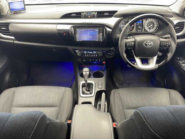 トヨタ ハイラックス Z 大分県 2023(令5)年 2.1万km オキサイドブロンズM 社外メモリナビ（CN-HE01WD)/　CD/DVD/SD/BT/フルセグ/バック・フロントカメラ/ETC/前後ドライブレコーダー/トヨタセーフティセンス/ダウンヒルアシストコントロール/リヤデフロック/アイドリングストップ/LEDヘッドライト/オートライト/社外17インチAW/社外フロアマット/純正ベッドライナー/トノカバー/TRDマッドフラップ/ヒッチメンバー/プッシュスタート/スマートキ―