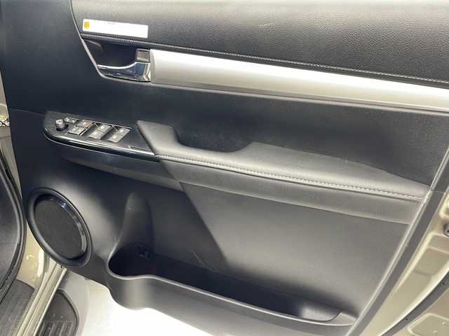 トヨタ ハイラックス Z 大分県 2023(令5)年 2.1万km オキサイドブロンズM 社外メモリナビ（CN-HE01WD)/　CD/DVD/SD/BT/フルセグ/バック・フロントカメラ/ETC/前後ドライブレコーダー/トヨタセーフティセンス/ダウンヒルアシストコントロール/リヤデフロック/アイドリングストップ/LEDヘッドライト/オートライト/社外17インチAW/社外フロアマット/純正ベッドライナー/トノカバー/TRDマッドフラップ/ヒッチメンバー/プッシュスタート/スマートキ―