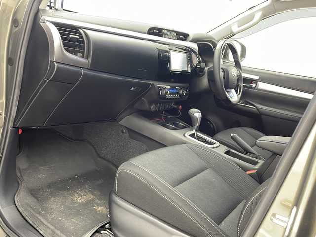 トヨタ ハイラックス Z 大分県 2023(令5)年 2.1万km オキサイドブロンズM 社外メモリナビ（CN-HE01WD)/　CD/DVD/SD/BT/フルセグ/バック・フロントカメラ/ETC/前後ドライブレコーダー/トヨタセーフティセンス/ダウンヒルアシストコントロール/リヤデフロック/アイドリングストップ/LEDヘッドライト/オートライト/社外17インチAW/社外フロアマット/純正ベッドライナー/トノカバー/TRDマッドフラップ/ヒッチメンバー/プッシュスタート/スマートキ―