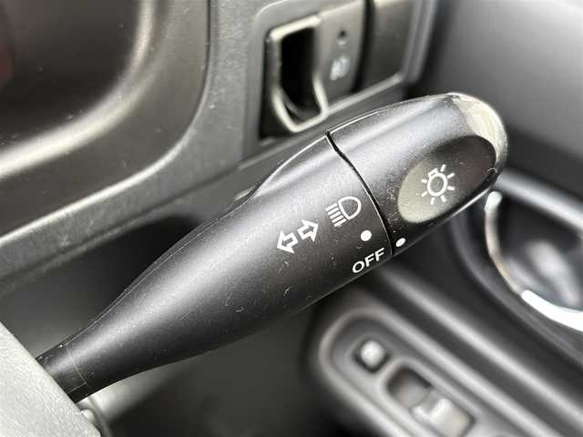 スズキ ジムニー クロスアドベンチャー 埼玉県 2012(平24)年 4.8万km シフォンアイボリーM SDナビ(ワンセグ/DVD/CD/AM/FM/USB)/背面タイヤ/パートタイム4WD/ターボ/ハーフレザーシート/シートヒーター/ETC/ABS/純正フロアマット/純正アルミホイール/ドアバイザー/フォグランプ/パワーステアリング/パワーウィンドウ/保証書/取扱説明書/スペアキー