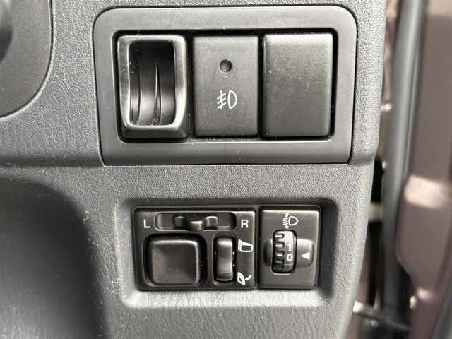 スズキ ジムニー クロスアドベンチャー 埼玉県 2012(平24)年 4.8万km シフォンアイボリーM SDナビ(ワンセグ/DVD/CD/AM/FM/USB)/背面タイヤ/パートタイム4WD/ターボ/ハーフレザーシート/シートヒーター/ETC/ABS/純正フロアマット/純正アルミホイール/ドアバイザー/フォグランプ/パワーステアリング/パワーウィンドウ/保証書/取扱説明書/スペアキー