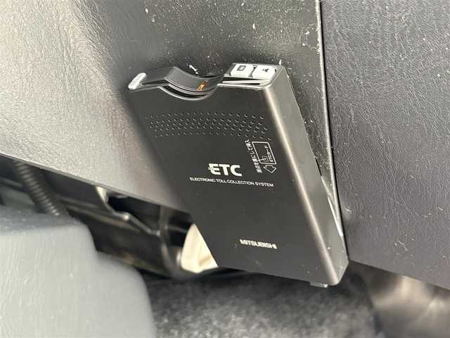 スズキ ジムニー クロスアドベンチャー 埼玉県 2012(平24)年 4.8万km シフォンアイボリーM SDナビ(ワンセグ/DVD/CD/AM/FM/USB)/背面タイヤ/パートタイム4WD/ターボ/ハーフレザーシート/シートヒーター/ETC/ABS/純正フロアマット/純正アルミホイール/ドアバイザー/フォグランプ/パワーステアリング/パワーウィンドウ/保証書/取扱説明書/スペアキー