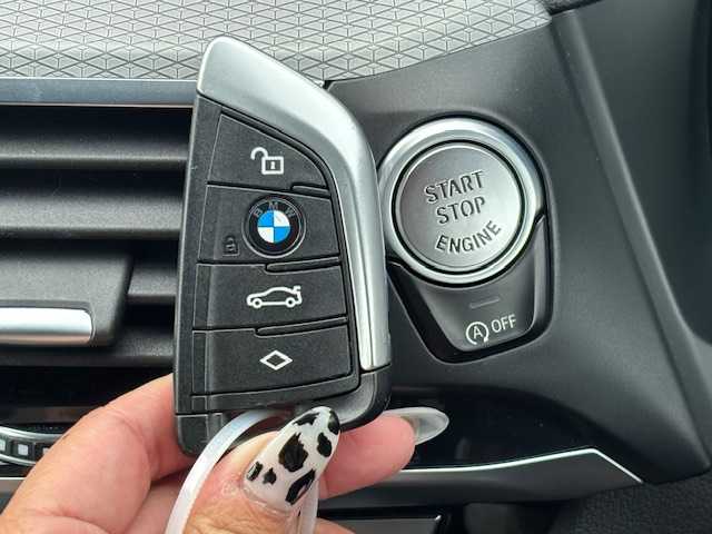 ＢＭＷ Ｘ３ xDrive20d 宮城県 2019(平31)年 7.2万km パール 登録時走行距離７２０７４ｋｍ/プッシュスタート/パワーステアリング/パワーウインドウ/４WD/パーキングアシスト/アイドリングストップ/ダブルエアコン/レーダークルーズコントロール/Bluetooth接続/USB/CD/DVD/AM/FM/TV(走行中可能)/ドライブレコーダー(前方)/純正フロアマット/１９インチ純正アルミホイール/パワーシート(運転席・助手席)/ABS/横滑り防止装置/盗難防止装置/オートライト/オートマッチクハイビーム/ダウンヒルアシストコントロール/コーナーセンサー前後/LEDヘッドライト/アラウンドビューモニター/パドルシフト/シートメモリー/フォグランプ