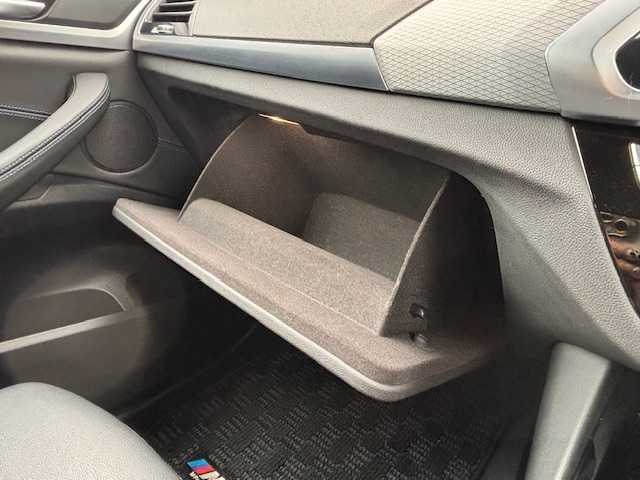 ＢＭＷ Ｘ３ xDrive20d 宮城県 2019(平31)年 7.2万km パール 登録時走行距離７２０７４ｋｍ/プッシュスタート/パワーステアリング/パワーウインドウ/４WD/パーキングアシスト/アイドリングストップ/ダブルエアコン/レーダークルーズコントロール/Bluetooth接続/USB/CD/DVD/AM/FM/TV(走行中可能)/ドライブレコーダー(前方)/純正フロアマット/１９インチ純正アルミホイール/パワーシート(運転席・助手席)/ABS/横滑り防止装置/盗難防止装置/オートライト/オートマッチクハイビーム/ダウンヒルアシストコントロール/コーナーセンサー前後/LEDヘッドライト/アラウンドビューモニター/パドルシフト/シートメモリー/フォグランプ