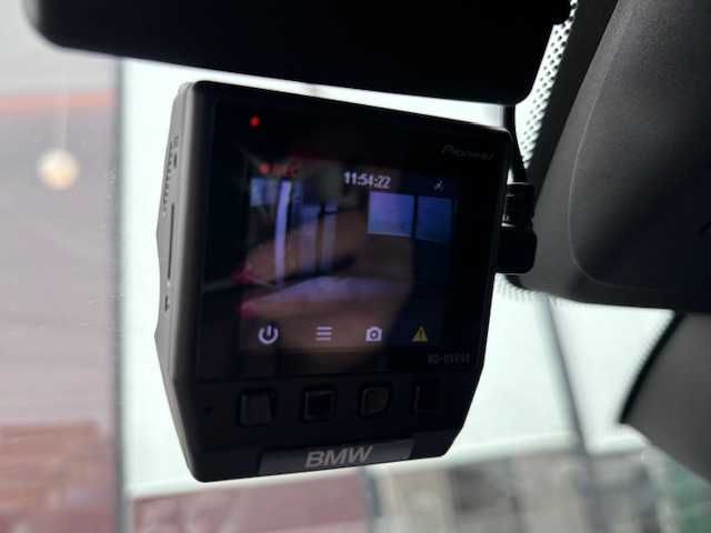 ＢＭＷ Ｘ３ xDrive20d 宮城県 2019(平31)年 7.2万km パール 登録時走行距離７２０７４ｋｍ/プッシュスタート/パワーステアリング/パワーウインドウ/４WD/パーキングアシスト/アイドリングストップ/ダブルエアコン/レーダークルーズコントロール/Bluetooth接続/USB/CD/DVD/AM/FM/TV(走行中可能)/ドライブレコーダー(前方)/純正フロアマット/１９インチ純正アルミホイール/パワーシート(運転席・助手席)/ABS/横滑り防止装置/盗難防止装置/オートライト/オートマッチクハイビーム/ダウンヒルアシストコントロール/コーナーセンサー前後/LEDヘッドライト/アラウンドビューモニター/パドルシフト/シートメモリー/フォグランプ