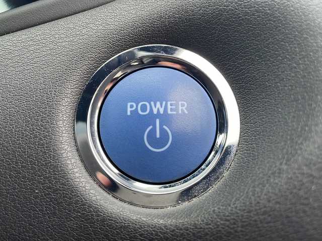 トヨタ クラウン ハイブリッド RS 岩手県 2021(令3)年 4.4万km プレシャスホワイトパール トヨタセーフティセンス/純正12.3インチナビ/　CD/DVD/Bluetooth/フルセグ/バックカメラ/ハーフレザーシート/前席パワーシート/前席シートヒーター/ステアリングヒーター/レーダークルーズコントロール/クリアランスソナー/BSM/ビルトインETC/革巻きステアリング/ステアリングスイッチ/LEDヘッドライト/LEDフォグランプ/純正AW