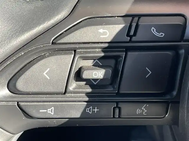 トヨタ ヤリスクロス ハイブリッド Z 和歌山県 2020(令2)年 4.1万km ホワイトパールクリスタルシャイン 純正8インチナビ/バックカメラ/衝突軽減ブレーキ/レーダークルコン/ブラインドスポットモニター/オートライト/前後コーナーセンサー/ビルトインETC/前後ドラレコ/シートヒーター/パワーシート/オートホールド/ステリモ/LEＤヘッドライト/レベライザー