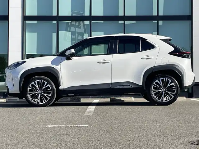 トヨタ ヤリスクロス ハイブリッド Z 和歌山県 2020(令2)年 4.1万km ホワイトパールクリスタルシャイン 純正8インチナビ/バックカメラ/衝突軽減ブレーキ/レーダークルコン/ブラインドスポットモニター/オートライト/前後コーナーセンサー/ビルトインETC/前後ドラレコ/シートヒーター/パワーシート/オートホールド/ステリモ/LEＤヘッドライト/レベライザー
