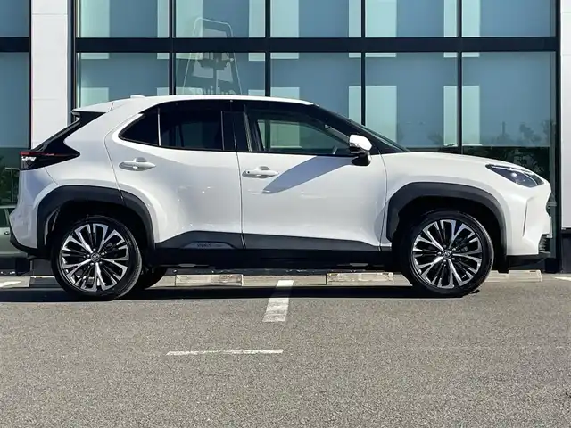 トヨタ ヤリスクロス ハイブリッド Z 和歌山県 2020(令2)年 4.1万km ホワイトパールクリスタルシャイン 純正8インチナビ/バックカメラ/衝突軽減ブレーキ/レーダークルコン/ブラインドスポットモニター/オートライト/前後コーナーセンサー/ビルトインETC/前後ドラレコ/シートヒーター/パワーシート/オートホールド/ステリモ/LEＤヘッドライト/レベライザー