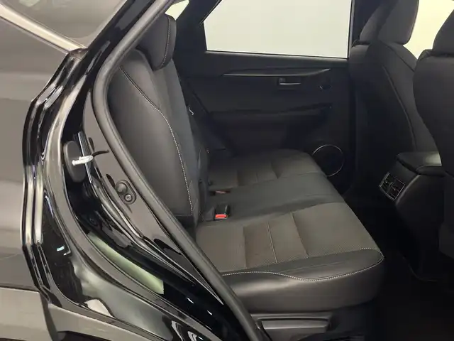 レクサス ＮＸ 300 Fスポーツ 愛知県 2018(平30)年 4.1万km ブラック 純正メーカーナビ/・AM/FM/・フルセグテレビ/・CD/DVD/・Bluetooth/サンルーフ/レーダークルーズコントロール/レーンキープアシスト/ブラインドスポットモニター/プリクラッシュセーフティ/クリアランスソナー/パーキングサポートブレーキ/リアクロストラフィックアラート/アイドリングストップ/横滑り防止装置/パドルシフト/ステアリングスイッチ/レザーシート/革巻きステアリング/前席シートヒーター/前席パワーシート/D席ポジショニングメモリー/ステアリングヒーター
