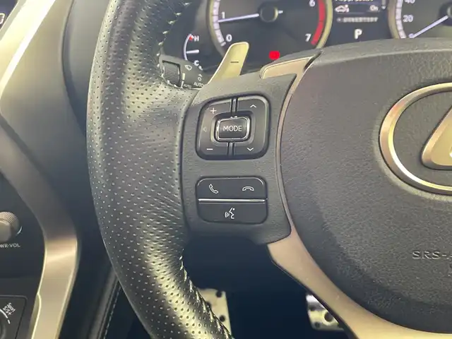 レクサス ＮＸ 300 Fスポーツ 愛知県 2018(平30)年 4.1万km ブラック 純正メーカーナビ/・AM/FM/・フルセグテレビ/・CD/DVD/・Bluetooth/サンルーフ/レーダークルーズコントロール/レーンキープアシスト/ブラインドスポットモニター/プリクラッシュセーフティ/クリアランスソナー/パーキングサポートブレーキ/リアクロストラフィックアラート/アイドリングストップ/横滑り防止装置/パドルシフト/ステアリングスイッチ/レザーシート/革巻きステアリング/前席シートヒーター/前席パワーシート/D席ポジショニングメモリー/ステアリングヒーター