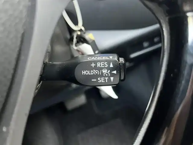 トヨタ Ｃ－ＨＲ G 高知県 2017(平29)年 6.1万km ホワイトパールクリスタルシャイン 社外パイオニアナビ（CD/DVD/BT/フルセグ）/運転席助手席シートヒーター/バックカメラ/本革シート/トヨタセーフティセンス/LDA/PCS/BSM/CS/RCTA/デュアルエアコン/ステアリングスイッチ/ハンズフリー通話/オートハイビーム/ドアバイザー